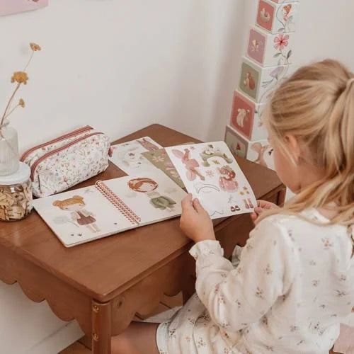 Livro – DRESS ME UP – ROSA & FRIENDS