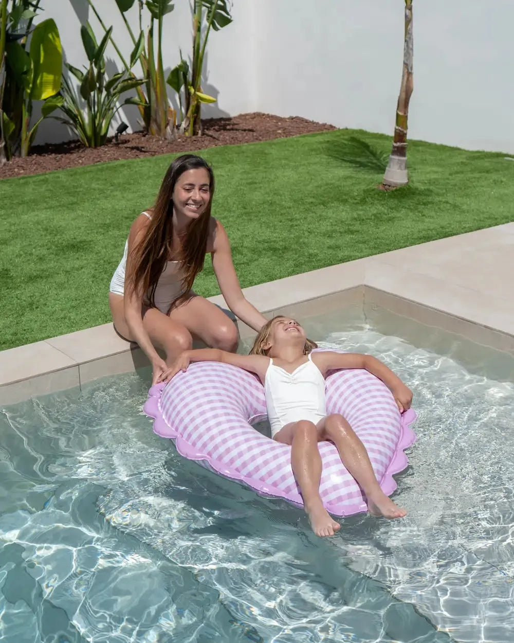 Boia Insuflável Coração Xadrez Rosa